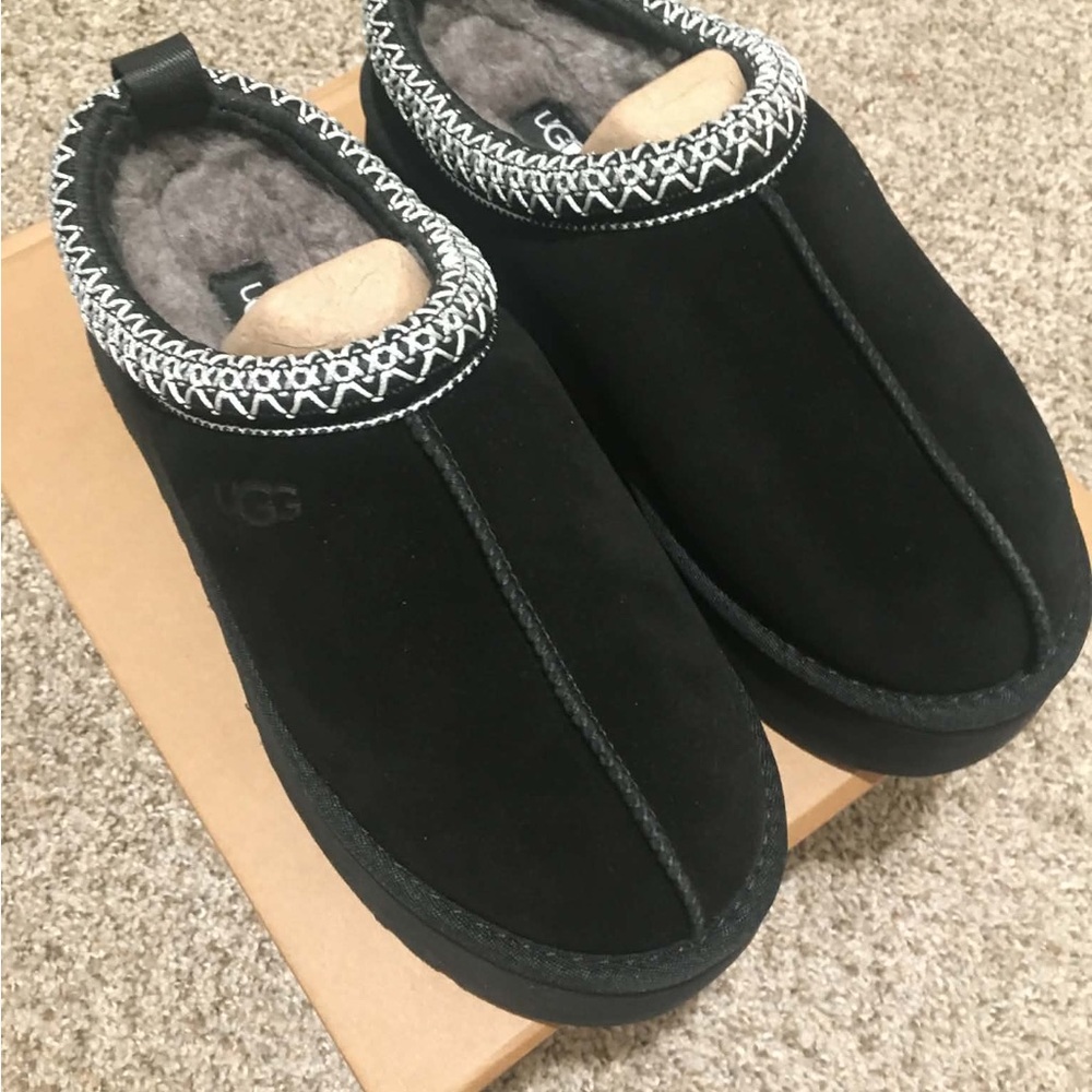 size 9 women’s or 7 men’s Black UGG Tazman  ll platform - Picture 3 of 5